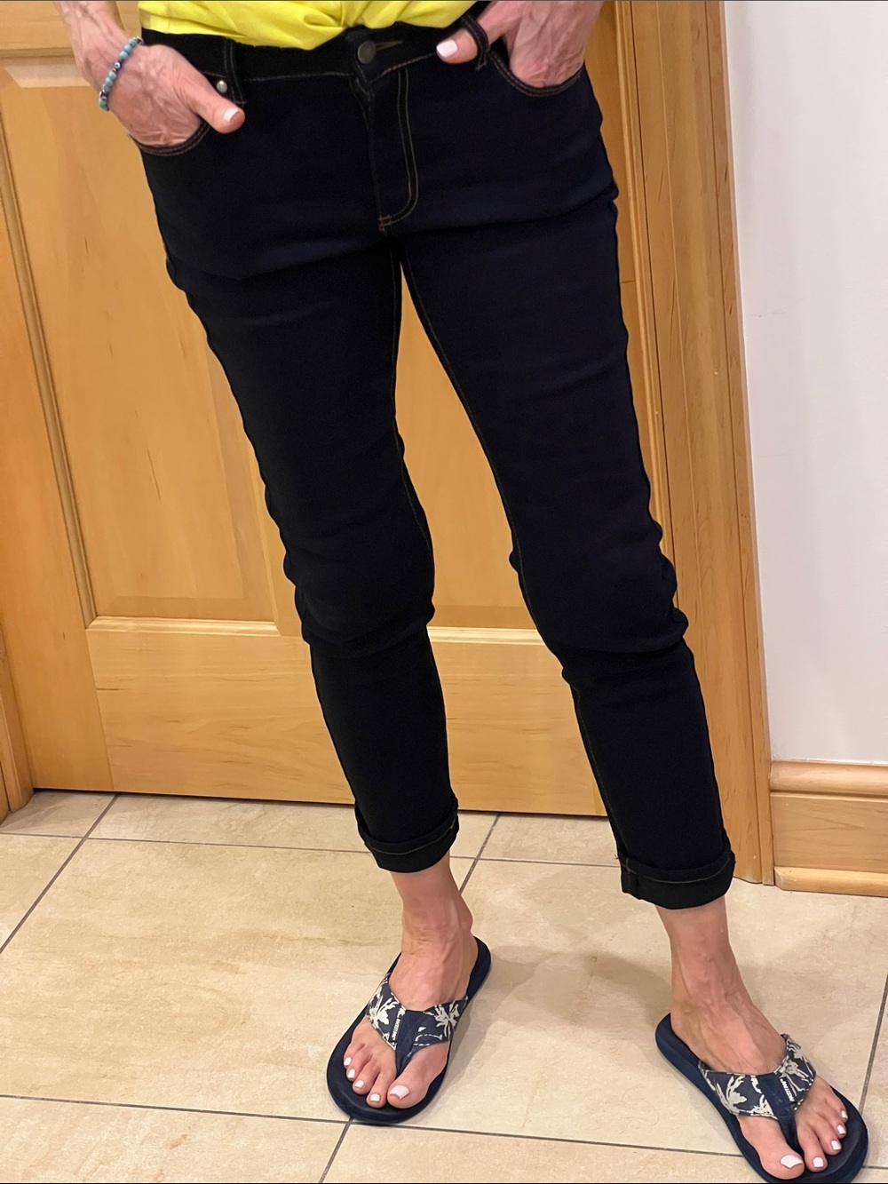 Tahari crop navy jeans